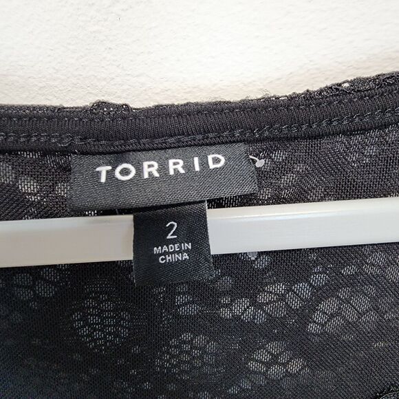 Torrid Black Lace Sleeveless Bodysuit Size 2X V-neck Snap Gusset Stretch Soft - Picture 11 of 12